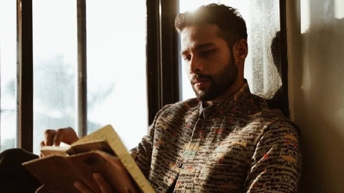 কবিতায় প্রেম, কথায় জাদু— বিশ্ব কবিতা দিবসে ‘গল্লি বয়’ সিদ্ধান্ত চতুর্বেদীর অজানা গল্প