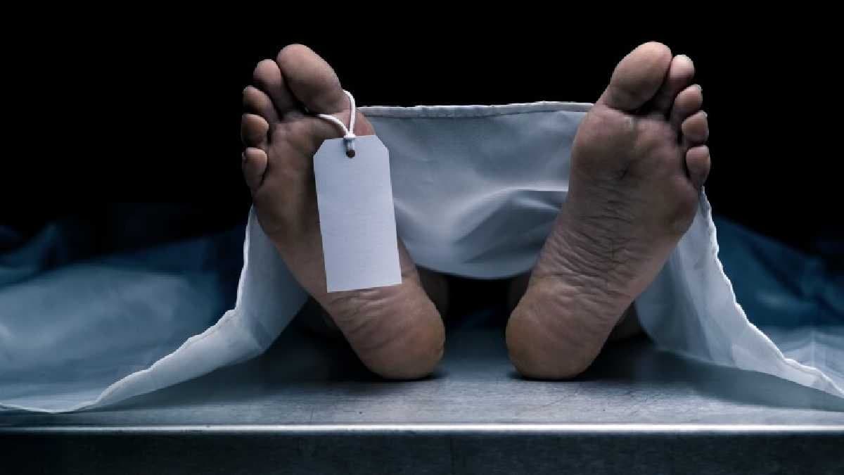 Body found in train at santragachi gnr 