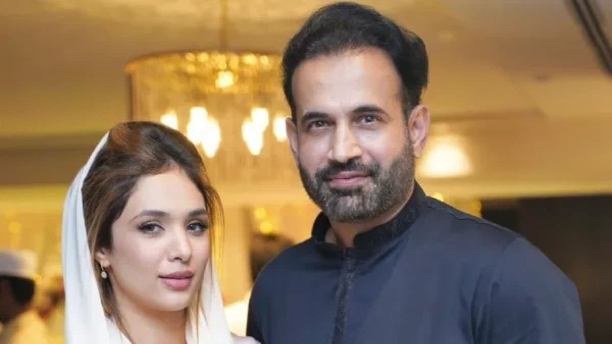 Former Indian all rounder Irfan Pathan humorously compared rapid transformation of Perth pitch to the mood swing of his wife in Border Gavaskar trophy spt 
