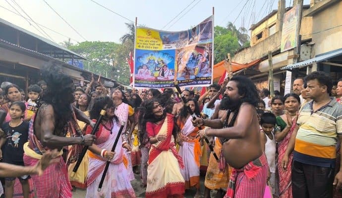 Thakurnagar: মতুয়া মেলা এখন রাজনীতির ময়দান, শান্তনুকে দুষলেন মমতাবালা