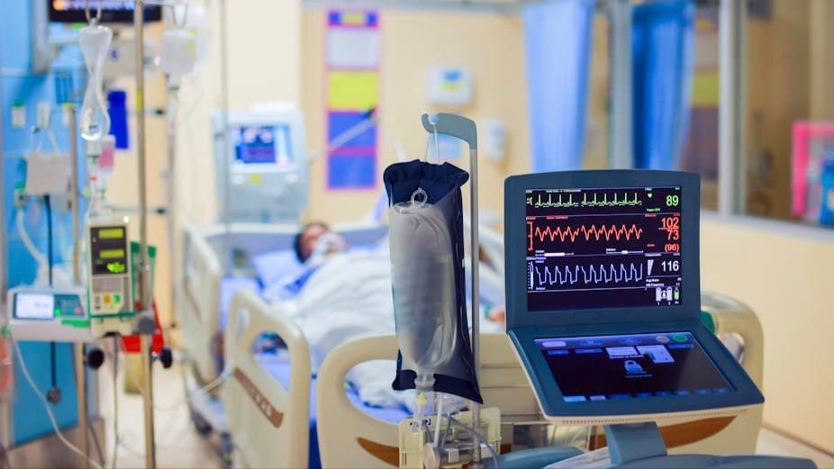 Heartbroken Husband Applies Sindoor Before Bidding Farewell To Brain-Dead Wife In Indore gnr