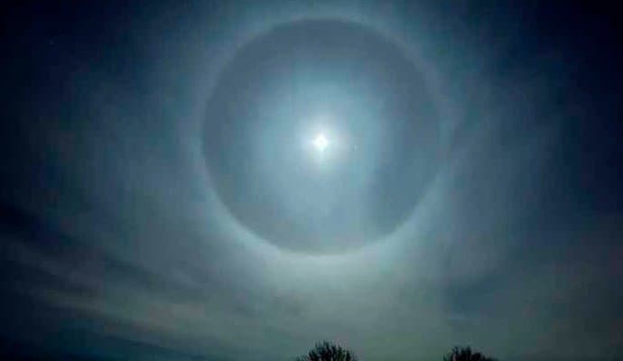 Halo spotted around moon across England 
