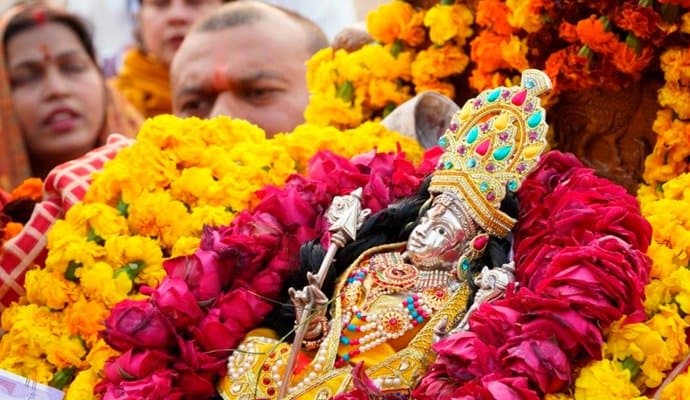 ভোরে রামমন্দিরে প্রবেশ, বৃহস্পতিতেই শুভ মুহূর্তে বেদীতে বসানো হবে রামলালার মূর্তি 