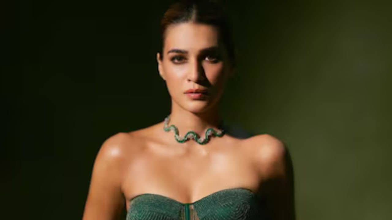 সাফল্যের শীর্ষে থেকেও নিজের বোনকে হিংসে কৃতির