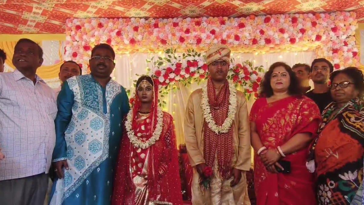 IC of Kandi PS organised a marriage ceremony for a orphan girl gnr