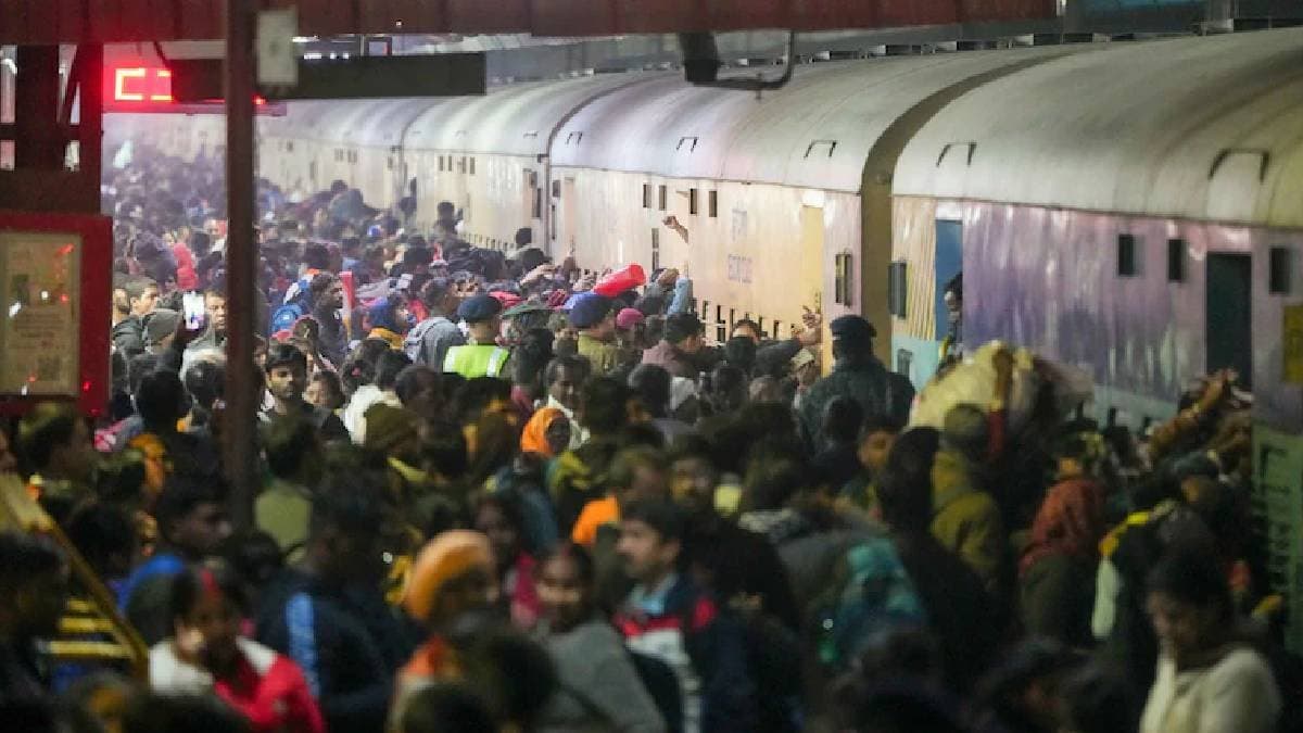 what steps has indian railways taken to control crowding at busy stations including new delhi