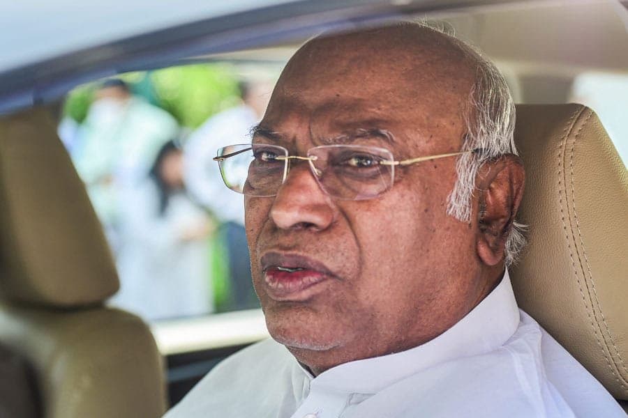 Jammu and Kashmir youth will show exit door to 'Modi & Company' on October 1: Mallikarjun Kharge gnr 