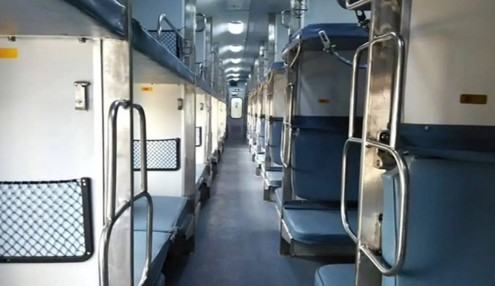 Eastern Railway: তোয়ালে চুরি পূর্ব রেলে, প্রতিদিন গড়ে লোকসান ৮০ হাজার টাকা