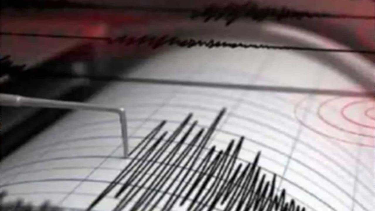 Earthquake strikes in Indonesia 
