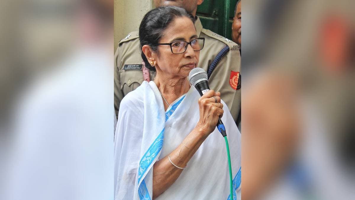 'স্ট্রং ম্যান' হুমায়ুন, বহরমপুরে রুদ্ধদ্বার বৈঠকে মুর্শিদাবাদে ১০ জনের বিশেষ কমিটি গঠনের নির্দেশ মমতার