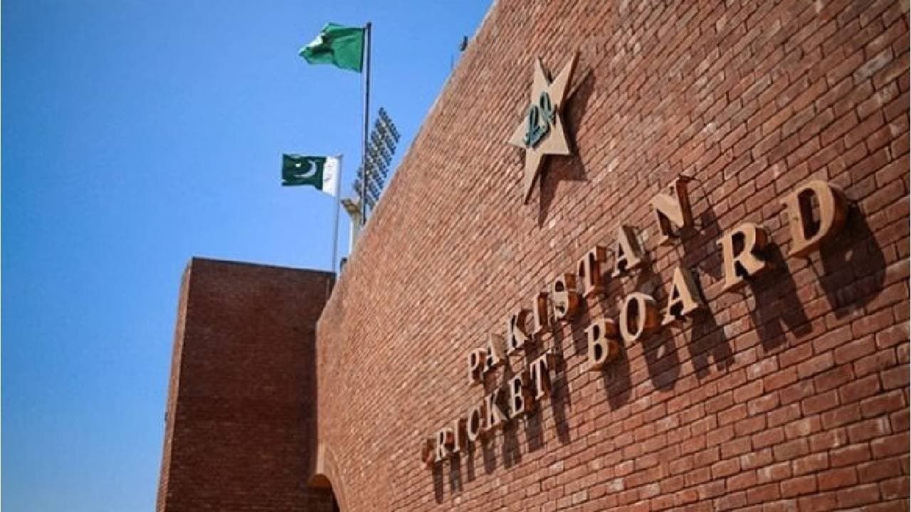 Pakistan super league owner warns pakistan cricket board of legal battle over ghosting