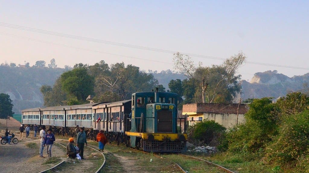 Indian Railways Unknown Facts: বিনা টিকিটেই ট্রেনে ভ্রমণ! ৭৫ বছর ধরে দেশের মধ্যে চলছে এই ট্রেন, কোথায় জানেন? 