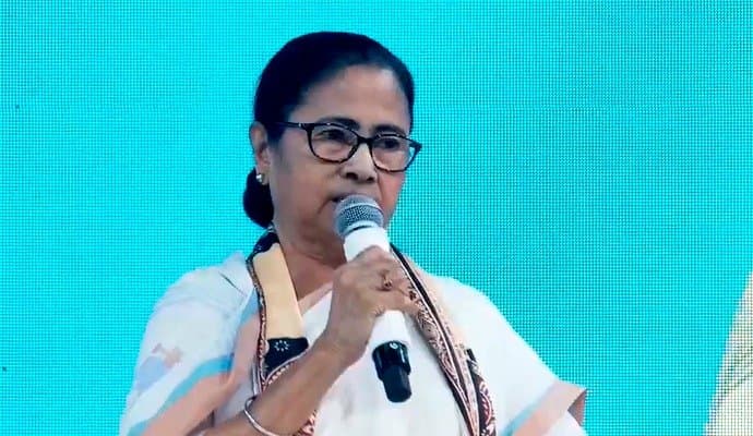 Mamata Banerjee: তীর্থ পর্যটনে বিশেষ উদ্যোগী রাজ্য সরকার, চাকলায় বার্তা মমতার 