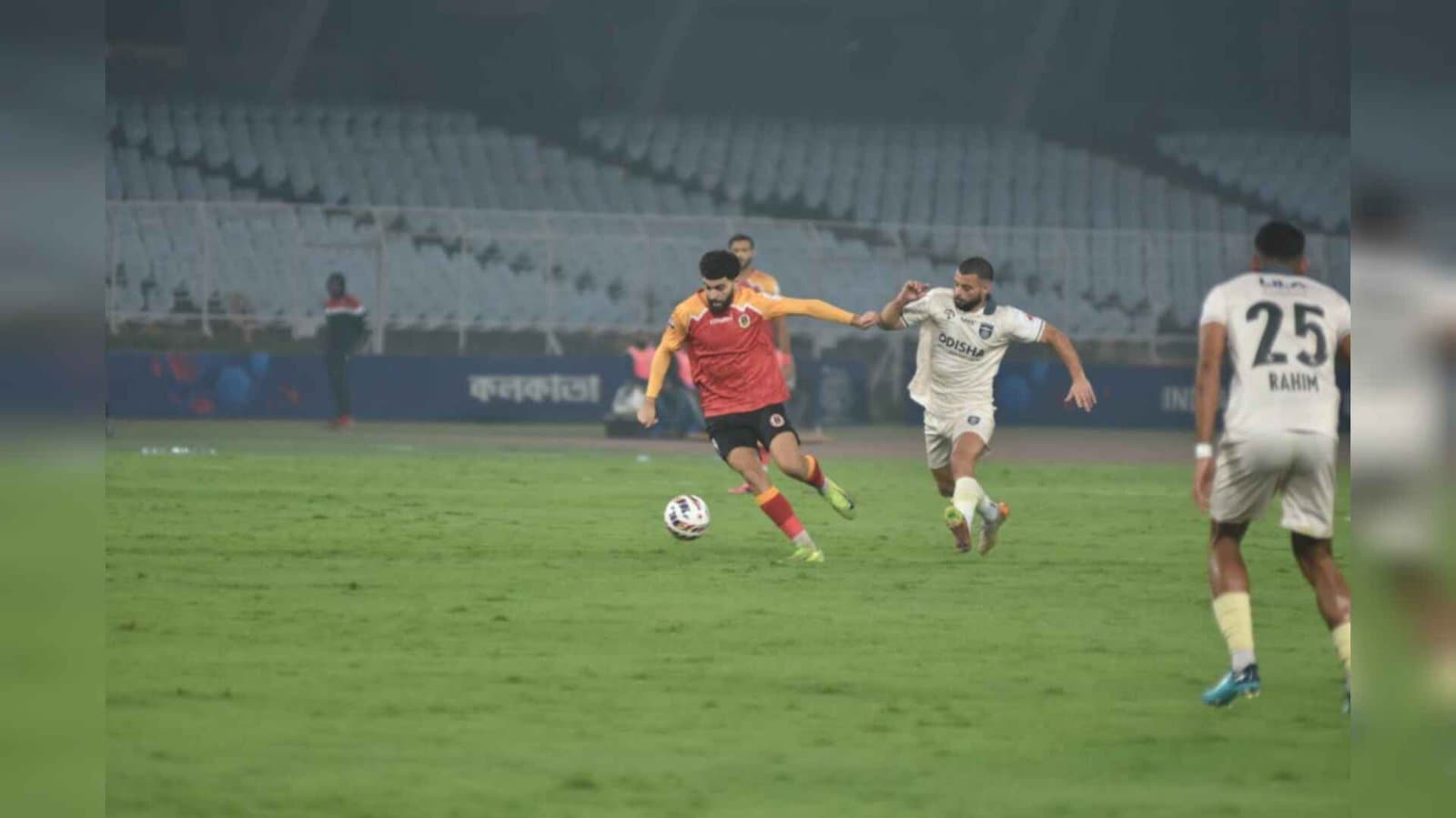 East Bengal coach and officials unhappy with refereeing spt 