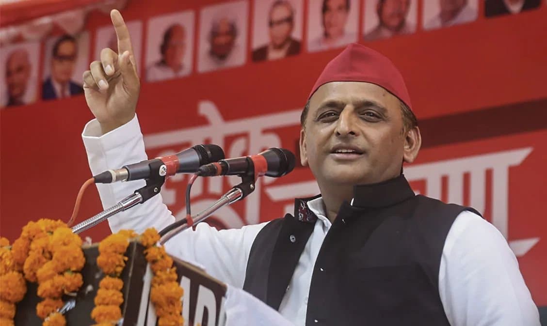 Akhilesh Yadav: কংগ্রেস-বিজেপি, কারও কর্মসূচিতেই আমন্ত্রণ পায়নি সপা!