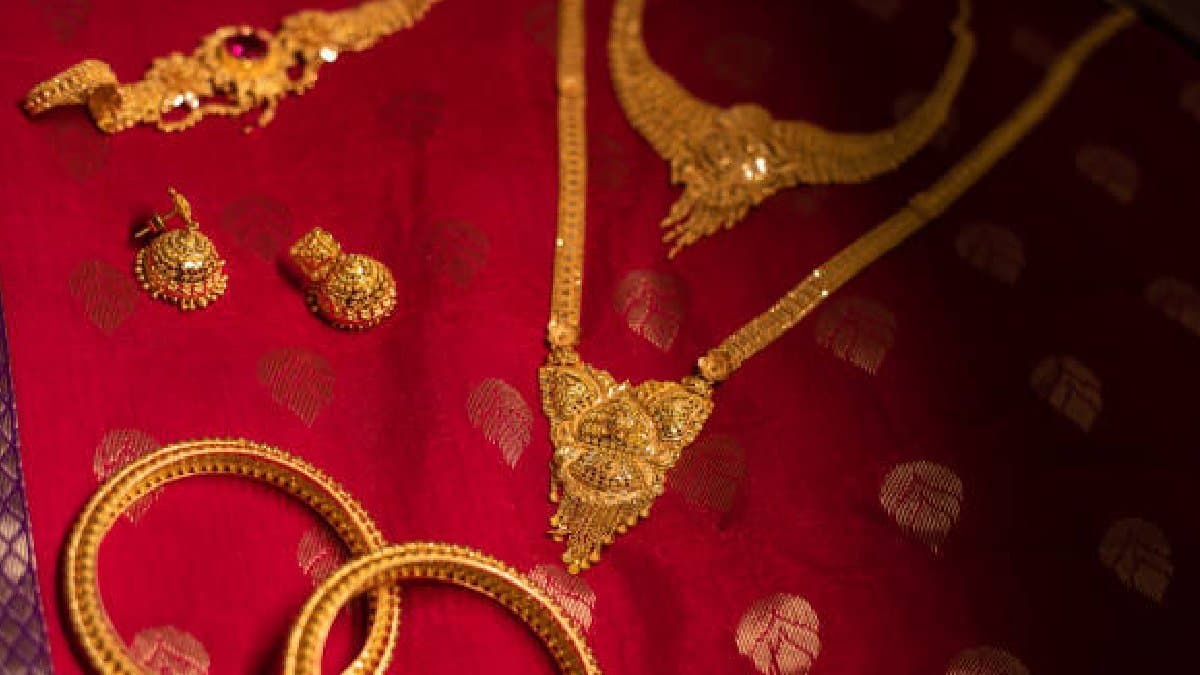 Gold Price Big Update Today Check 22 and 24 Carat Gold Price on 15 August