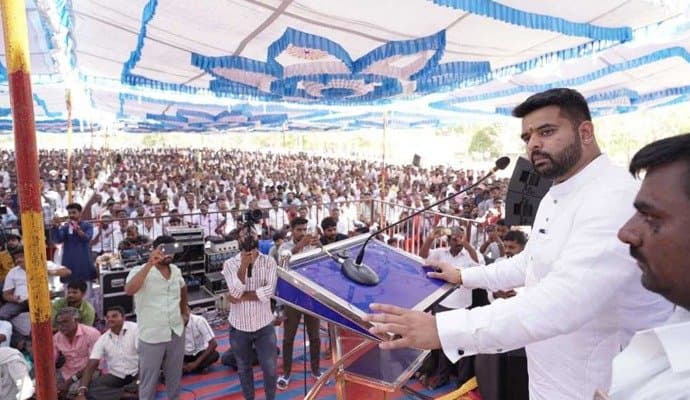 Lookout Notice Issued Against Prajwal Revanna