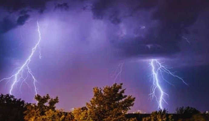 Uttarpradesh: যোগীরাজ্যে একদিনে বজ্রাঘাতে মৃত ৩৮ 
