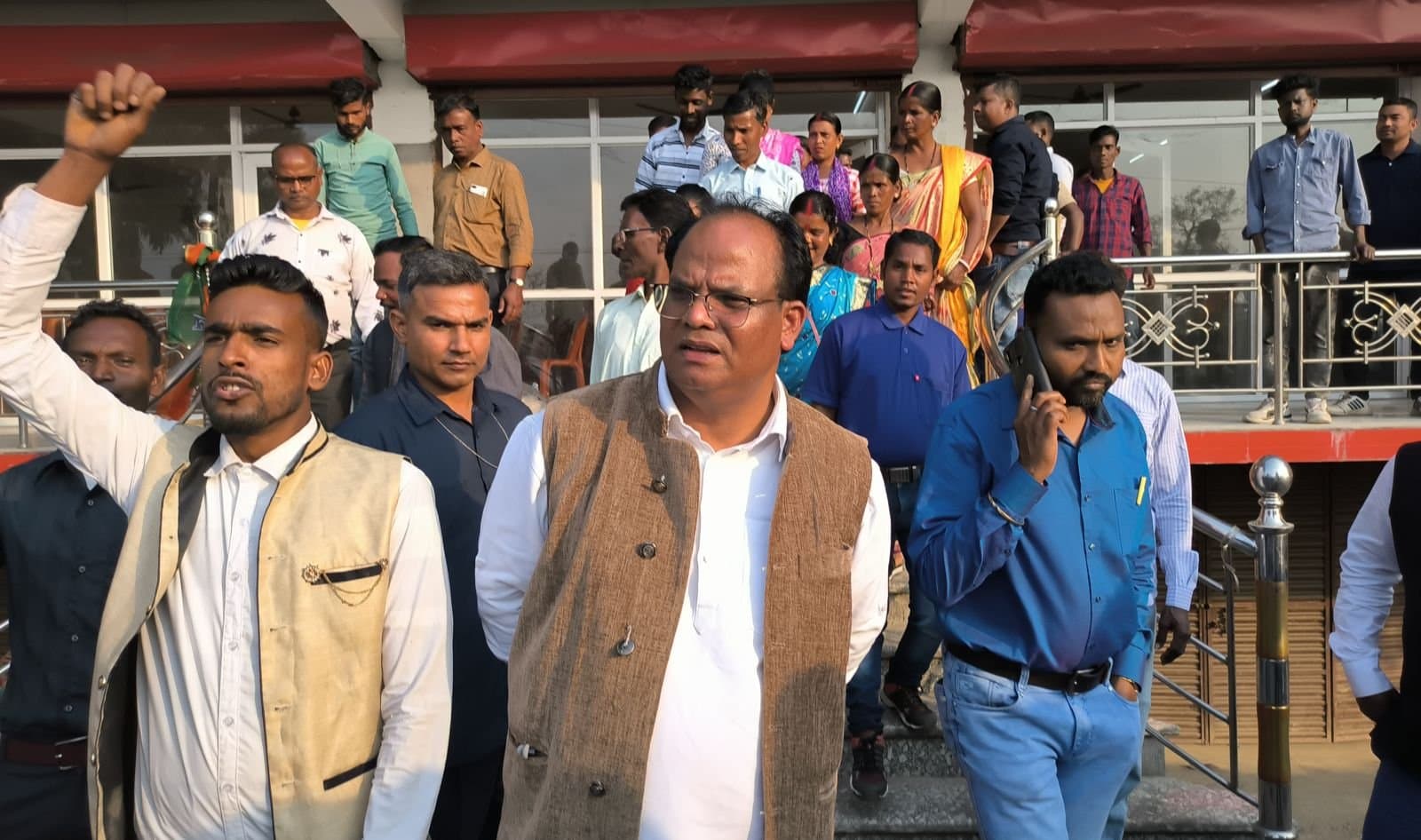 নির্বাচনে টিকিট না পেয়ে বিজেপির বিরোধিতায় জন বার্লা