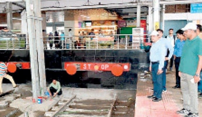 Sealdah: শিয়ালদায় চালু ১২ বগির ট্রেন