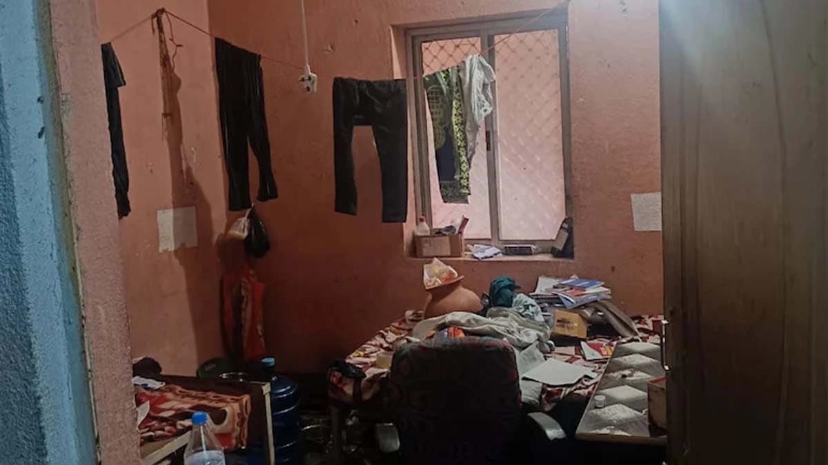 A student by name actually used to make bombs for ISIS BJP leaders were the target one arrested from Ranchi hotel