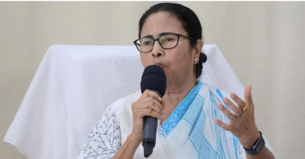 Mamata Banerjee: নবান্নে আমলা-পুলিশদের নিয়ে বৈঠকে মুখ্যমন্ত্রী