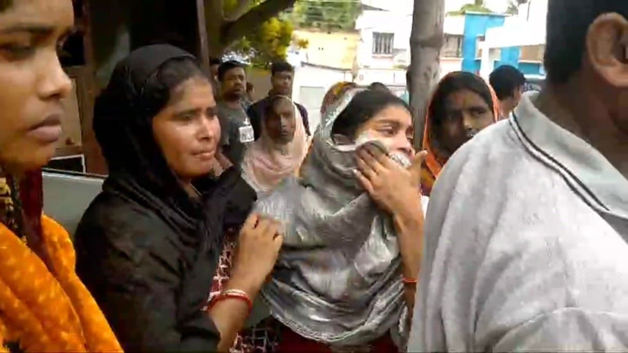 Murshidabad minor girl shot dead while playing in domkal gnr 