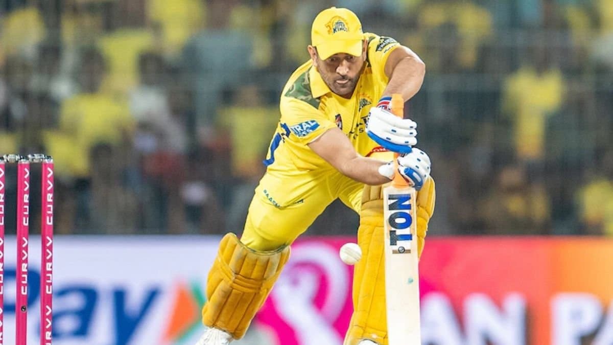  IPL 2025:  Aakash Chopra was not happy after a fan spread a false video on MS Dhoni during Chennai Super Kings vs Royal Challengers Bengaluru clash spt 
