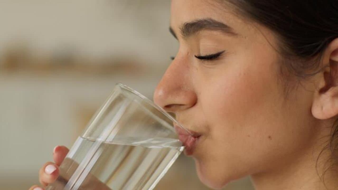 Doctor Explains How a Glass of Water May Be Affecting Your Liver