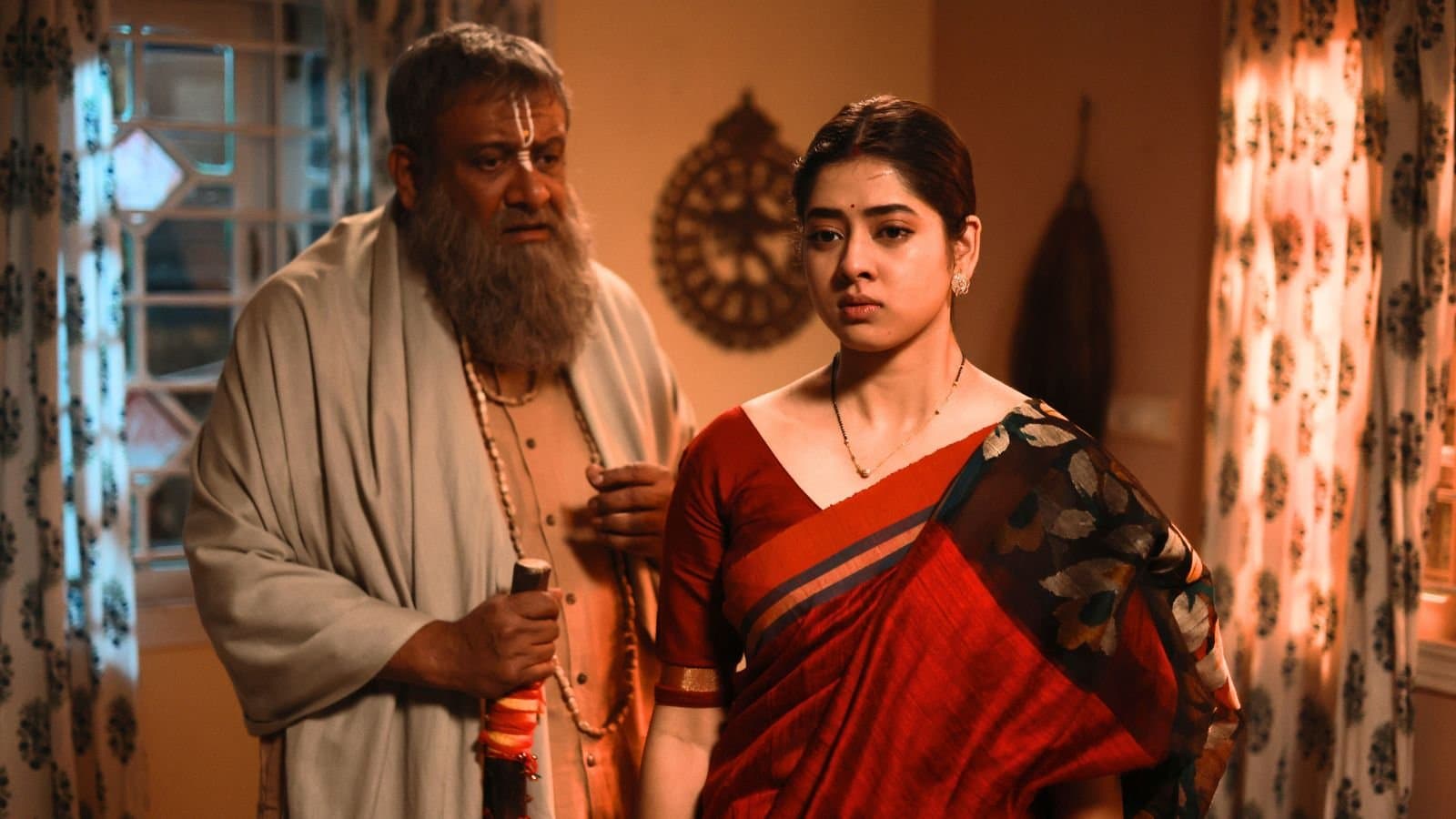 Tollywood: কার মুখোশ খুলবেন কৌশিক-দিতিপ্রিয়া? মুক্তি পেল রহস্য, ষড়যন্ত্রে ঘেরা 'আবার রাজনীতি'র ট্রেলার 