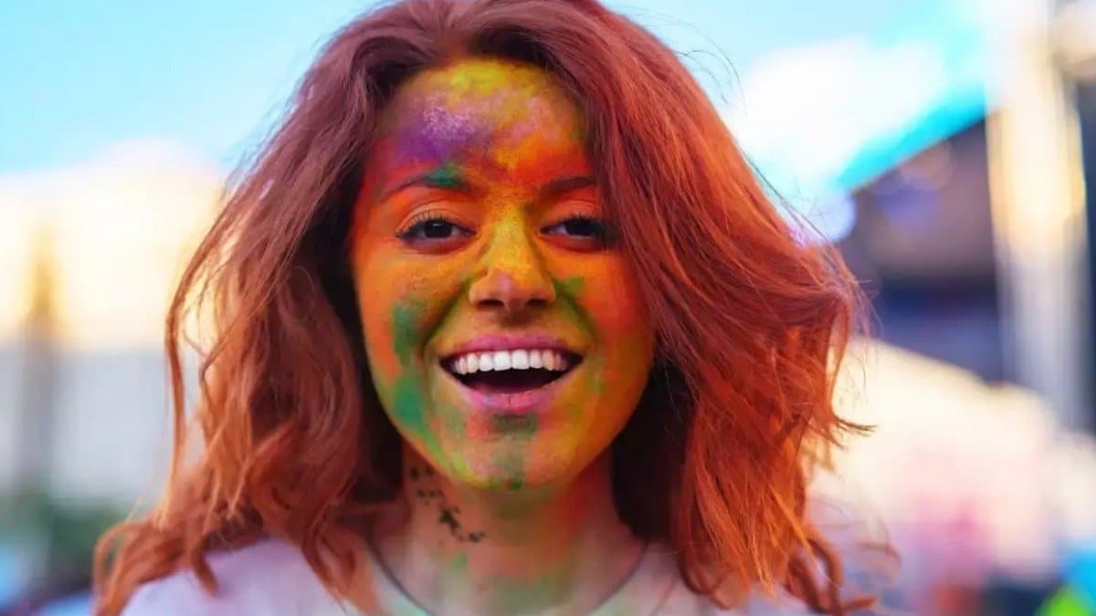 Holi 2025 How to take care of skin in Holi celebration 