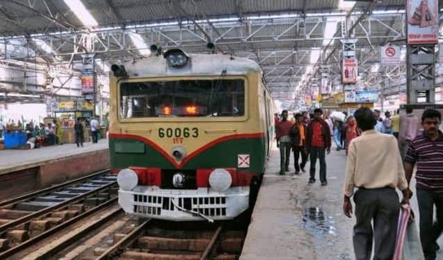 man electrocuted to death after he rides on top of a local train