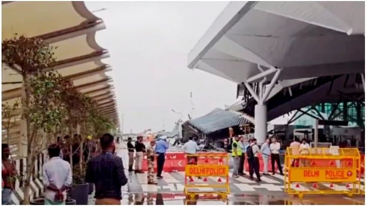 Delhi Airport: বিমানবন্দরে ছাদ ভেঙে পড়ায় একগুচ্ছ উড়ান বাতিল, টাকা ফেরত যাত্রীদের 