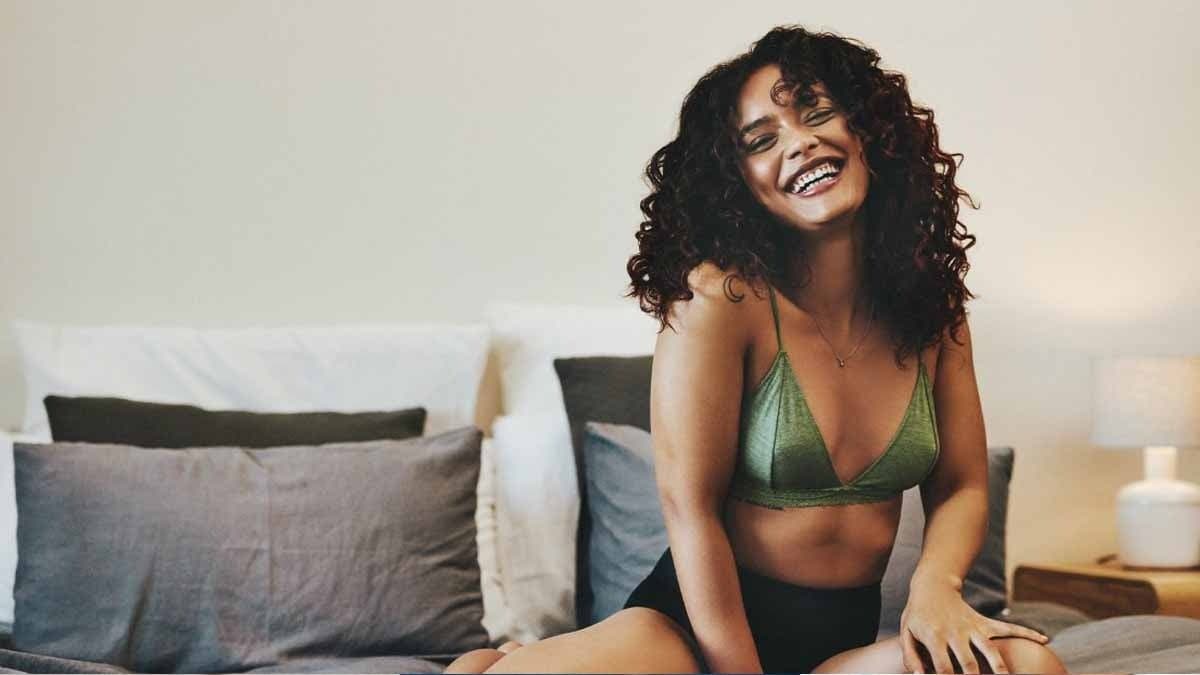 Applying this tricks while choosing the right size bra for feeling comfortable and make your breast size healthy lif