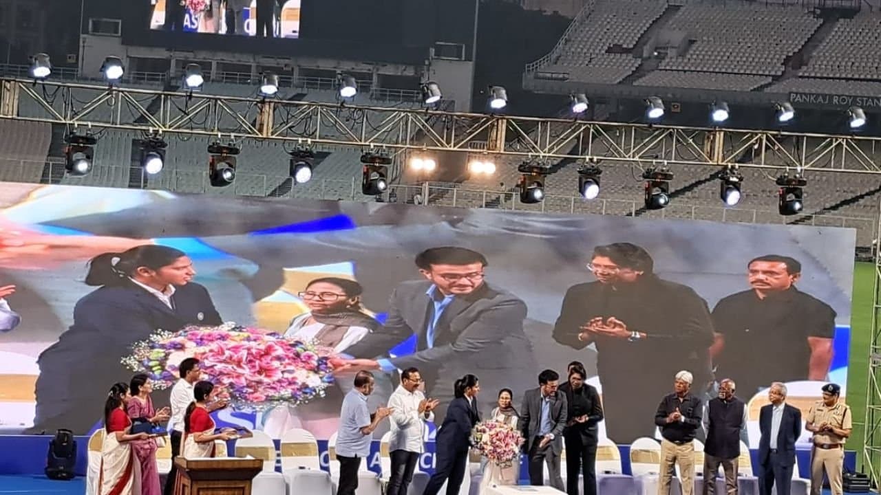 রিচাকে বঙ্গভূষণ, ডিএসপির পদে চাকরি, সোনার চেন রাজ্য সরকারের, বঙ্গতনয়াকে একনম্বরে দেখতে চান মুখ্যমন্ত্রী