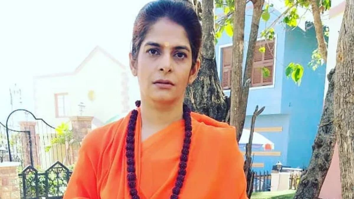 তারকা জীবনের আলো নিভেছে! বলিউড ছেড়ে এখন ভিক্ষা করে দিন কাটান নামী অভিনেত্রী, কেন জানেন