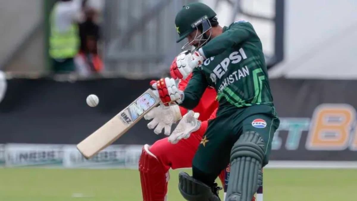 Bat slips from Kamran Ghulam during 3rd ODI against Zimbabwe spt 