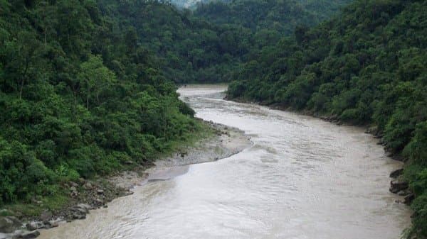 North Bengal: মুষলধারে বৃষ্টিতে তিস্তা সেতু জলমগ্ন, দার্জিলিং-কালিম্পং রোডে যান চলাচল বন্ধ 
