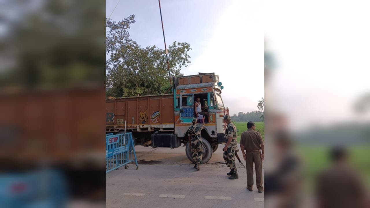 Loaded trucks are returning from Bangladesh due to lack of labours.