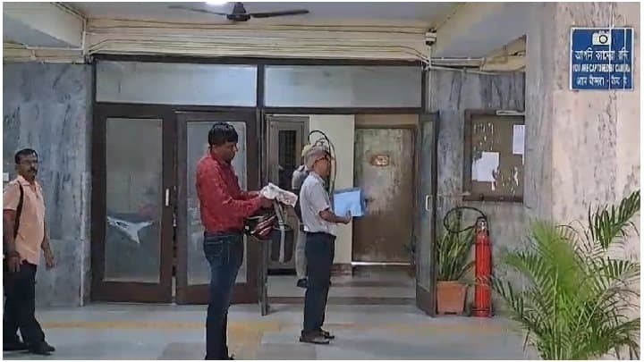 Jyotipriya Mallick's elder brother at the ED office on Monday morning
