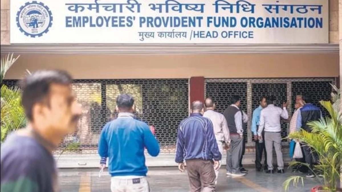 How long after leaving job can interest be earned in Provinend Fund account