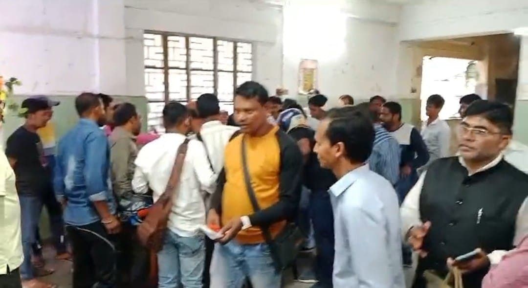 Bjp supporters ransacked their party office alleging nepotism in local leadership election_gnr