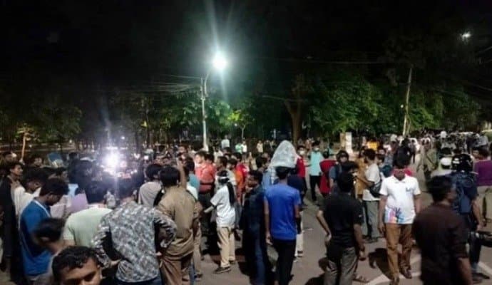Bangladesh Quota Protesters Announce Nationwide Shutdown today gnr 