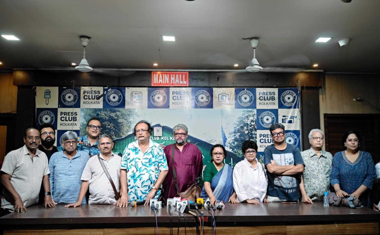 Central Theatre Grant: ‘…কেন্দ্রের চাপের কাছে থিয়েটার মাথা নোয়াবে না’ গর্জে উঠে প্রয়োজনে কার হস্তক্ষেপ চাইলেন নাট্যব্যক্তিত্বরা? 