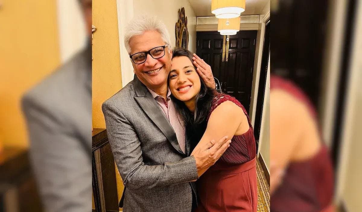 ছাড়া পেলেন স্মৃতির বাবা, তবে কাটল না বিয়ের জট