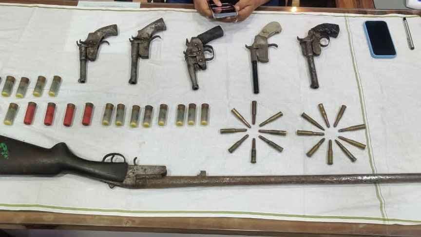South 24 Pargana man arrested in magrahat after illegal weapons seized gnr 