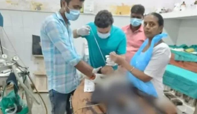 Uttar Pradesh: গলায় আটকে গিয়েছিল কয়েন, ৭ বছর পর অস্ত্রোপচার 