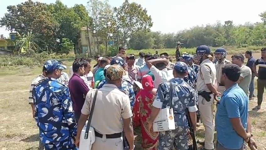 Hooghly: গ্রামবাসীদের বিক্ষোভের জেরে বন্ধ গ্যাস পাইপলাইন বসানোর কাজ 