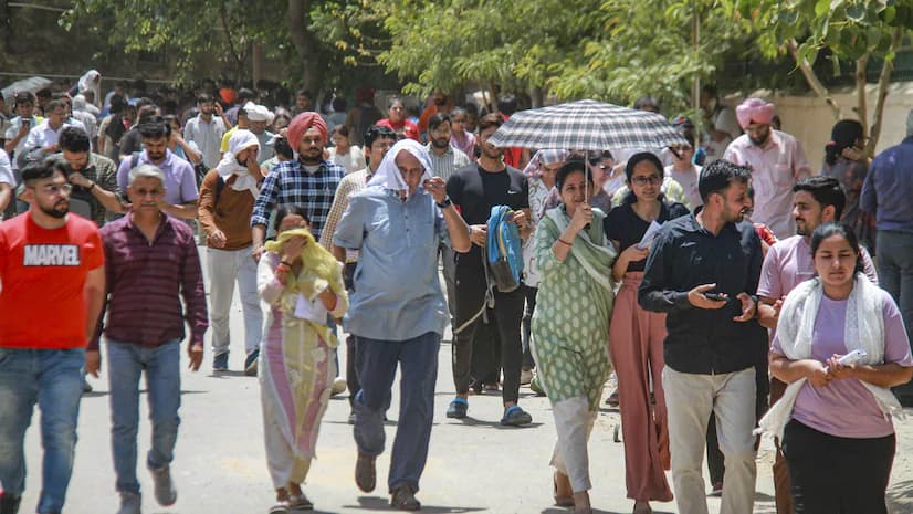 Delhi sizzles at 45 degrees, IMD issues heatwave ‘red alert’