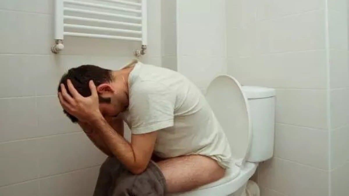 if there is constant foam in the urine then this disease can happen lif